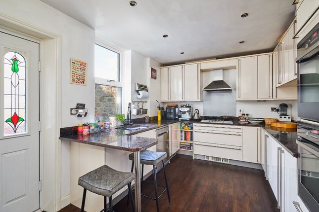 29, Wheatley Lane, West Yorkshire photo 4