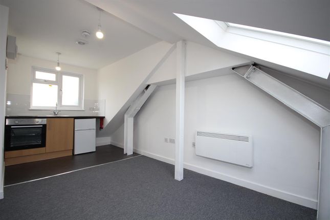 Thumbnail Studio to rent in Long Drive, Acton