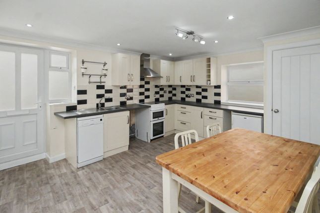 8b Station Road, Holt photo 3