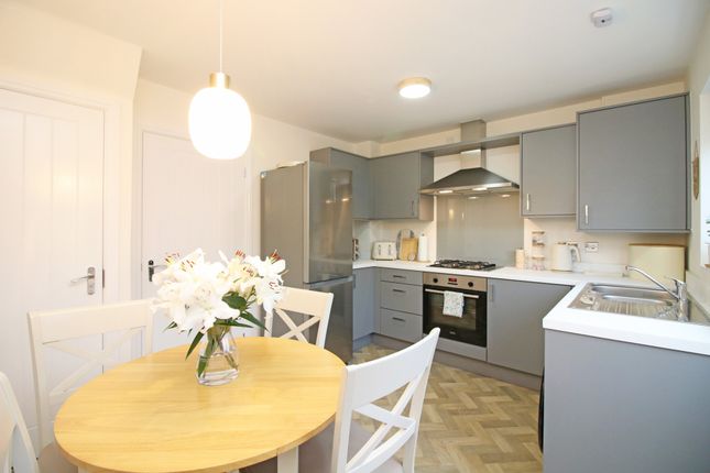 20, Portland Close, Thornton-Cleveleys photo 2