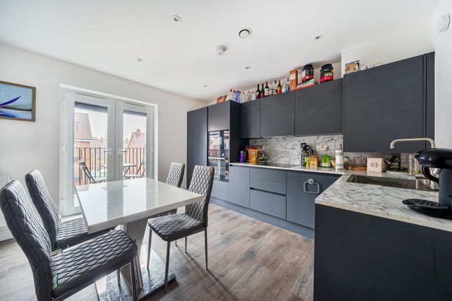 Flat for sale in Albright Gardens, Walton-On-Thames