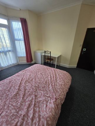 Shared accommodation to rent in Reigate Road, Ilford