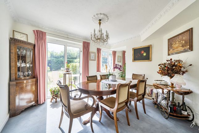 36, Daws Hill Lane, Buckinghamshire photo 4