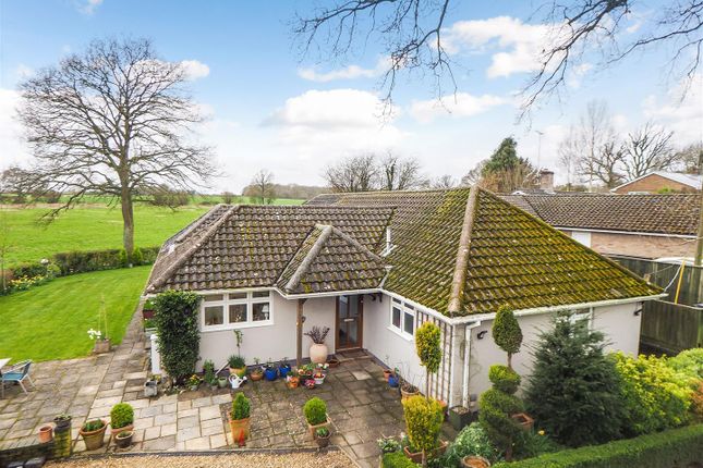 Bungalow for sale in Barncroft, Appleshaw, Andover