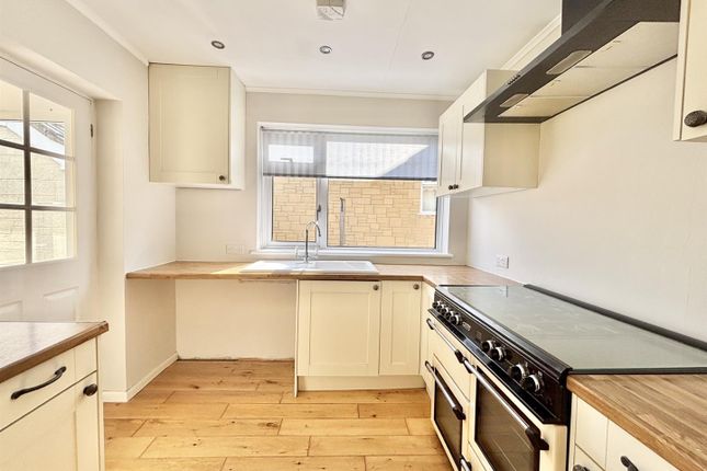 10, Sylvan Close, Gillingham photo 3