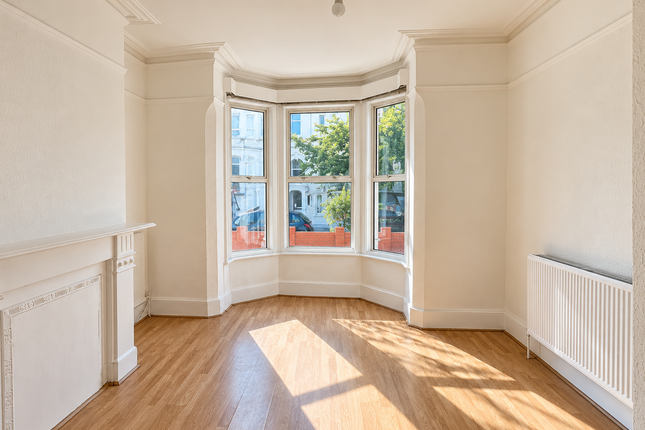 2, Burns Road , London photo 4
