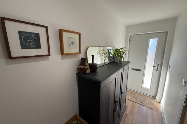 2, Clos Cwm Peris, Llanon photo 5