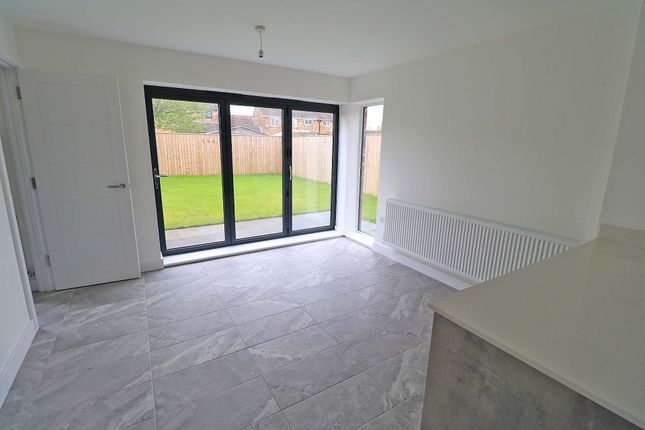 14, Horseshoe Close, Belton photo 4