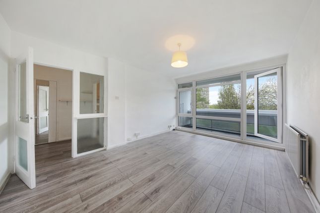 Thumbnail Flat to rent in Somborne House, Fontley Way