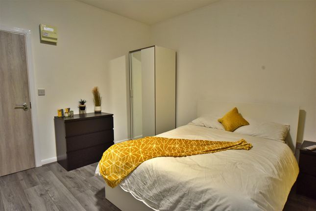 Room 2, 165, Albert Road, Middlesbrough photo 2
