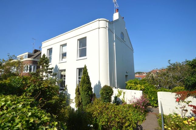 Thumbnail Flat to rent in Rolle Road, Exmouth, Devon