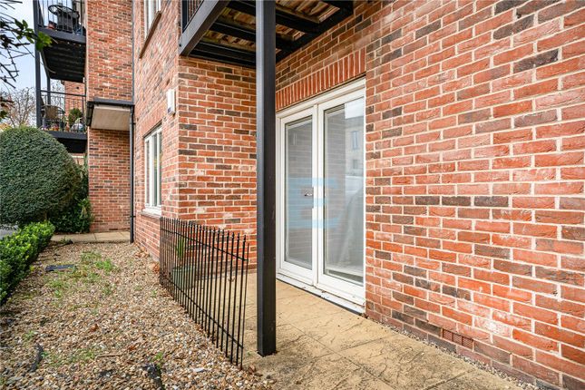 Flat 2,, 3, Henry Darlot Drive, Mill Hill photo 3