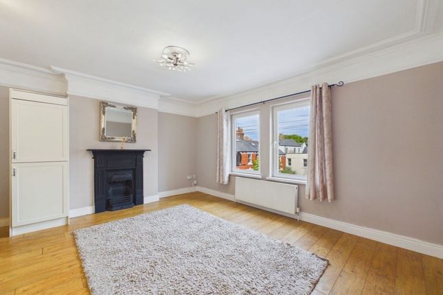 Flat 2, 2 Well Close Terrace, Whitby photo 2