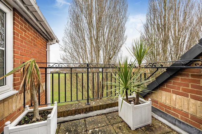 36 Tamesis Place, Patrick Road, Reading photo 2