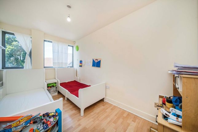 42 Avante Court, The Bittoms, Kingston Upon Thames photo 5