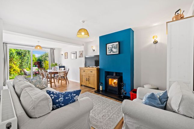 33 Kennedy Avenue, East Grinstead photo 4