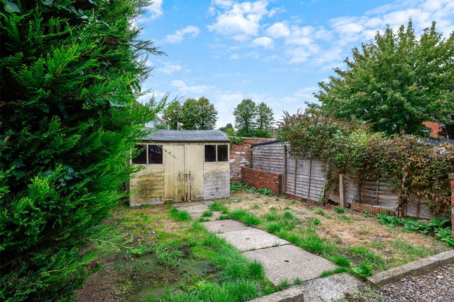 8, Myrtle Road, Surrey photo 4