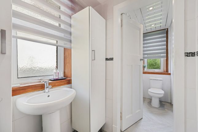 13, North Iverton Park Road, Renfrewshire photo 4