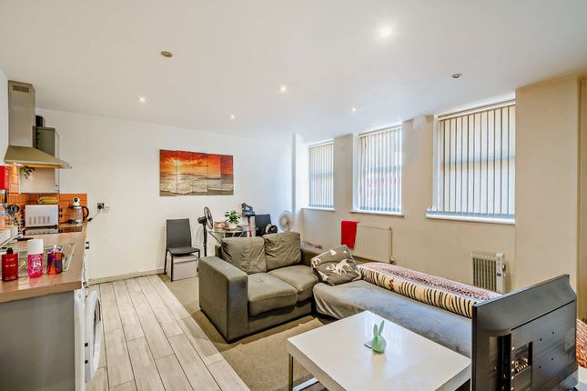 Apartment 402 St Peters House, Princes Street, Doncaster, South Yorkshire, DN1 3BP photo 4