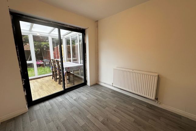 9, Burton-on-Trent photo 3