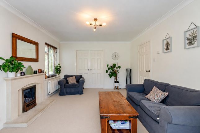 31A, Armstrong Road, Englefield Green photo 4