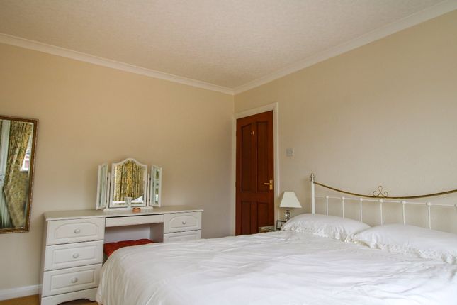 27, Tentergate Gardens, North Yorkshire photo 4