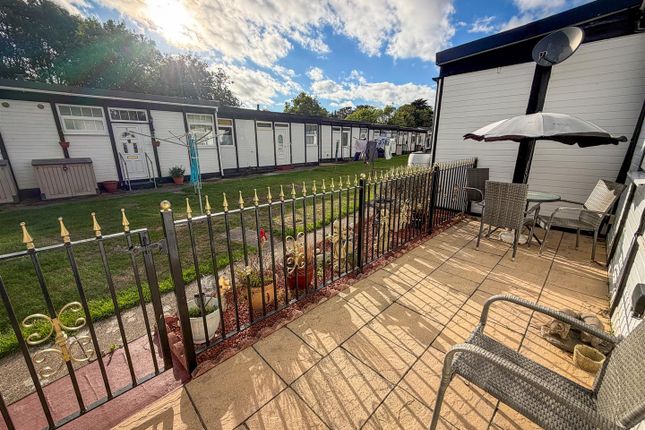 31, Castlehill Park, London Road, Great Clacton photo 4