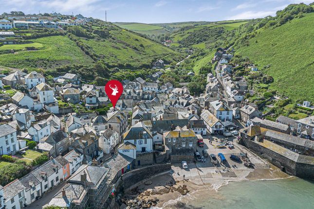 2 Bakehouse Flats, 22a Fore Street, Port Isaac photo 2