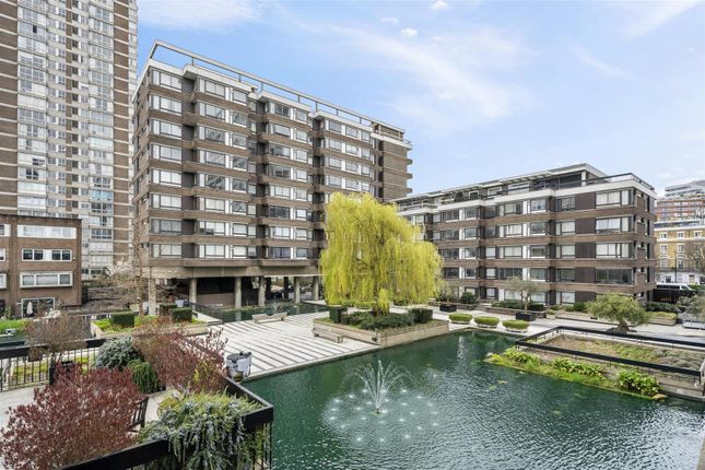 Flat for sale in The Water Gardens, London