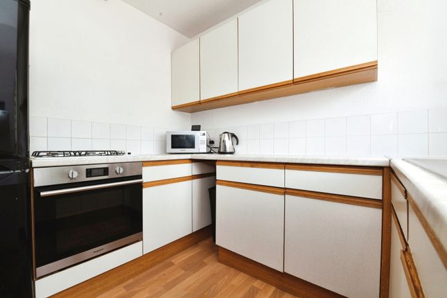 Flat for sale in Burland Road, Brentwood, Essex