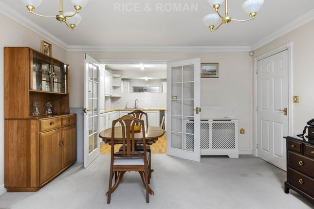 Flat 7, The Ambassador, London Road, Ascot photo 4