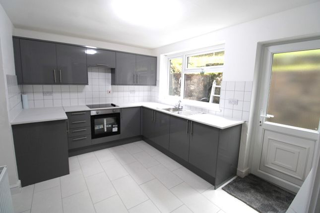 2, Dolau Ifan Ddu Terrace, Bridgend photo 2
