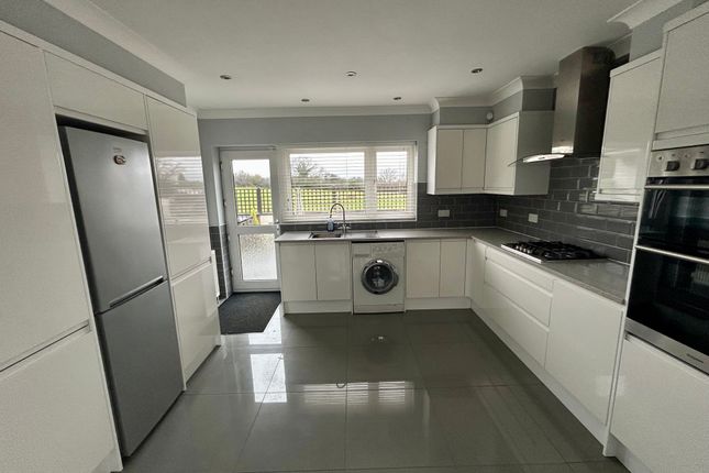 24a, Woodgreen Road, Waltham Abbey photo 3
