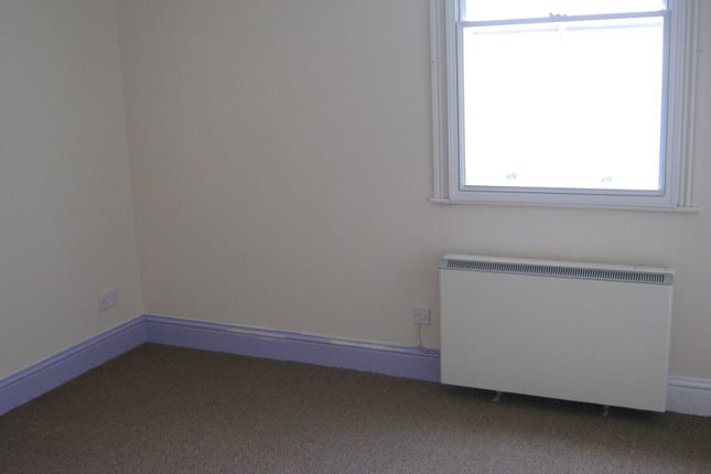 Flat 28 The Metropole, New Street, Dover photo 4