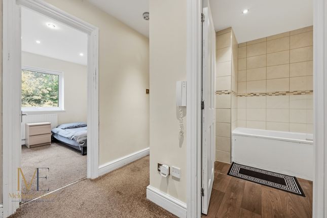 17 Lance Croft, Longfield photo 4