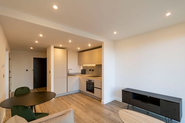 Apartment 1204 The Regent, Snow Hill Wharf, Birmingham photo 3