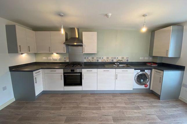2-bed house on Flat 5, Bristol, £1,400/mo