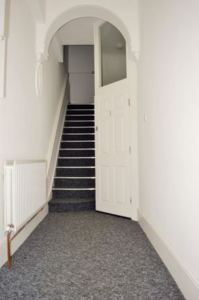 Romford Road, Stratford, East London photo 5