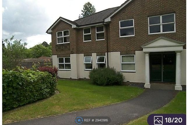 Flat  Pear Tree Court, The Maultway North, Camberley photo 2