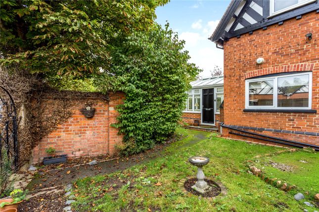 2 Bed Property For Sale In Dairy Cottages Maidenhead Road