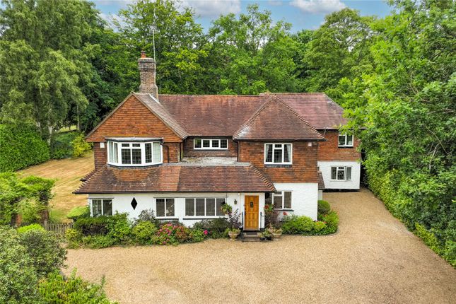 Thumbnail Detached house for sale in Hempstead Road, Bovingdon, Hertfordshire