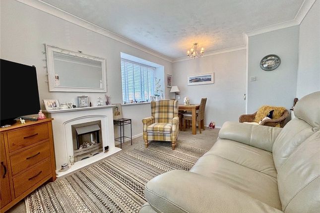 Flat 7, 4, Waltham Close, Margate photo 2