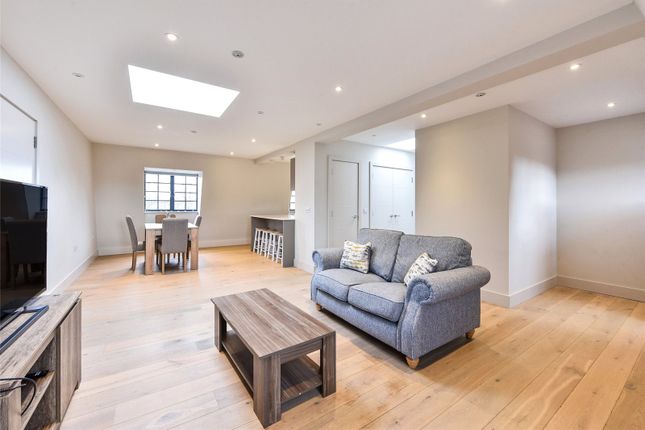 Flat for sale in 1A East Row, Chichester, West Sussex