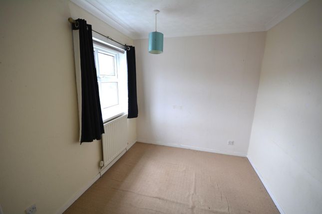 Terraced house for sale in Dale View, Crook