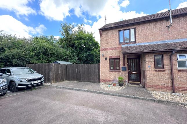 Thumbnail Property for sale in Water Mint Way, Calne