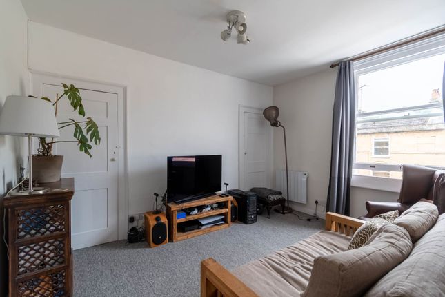 Flat 2, Daniel Street, Bath photo 4