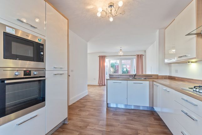 38 Coed Y Felin, Pontypool photo 4