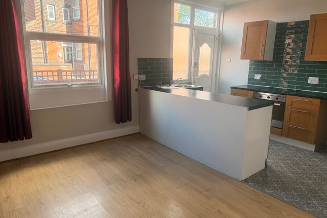 28, Noster Hill, Leeds photo 4