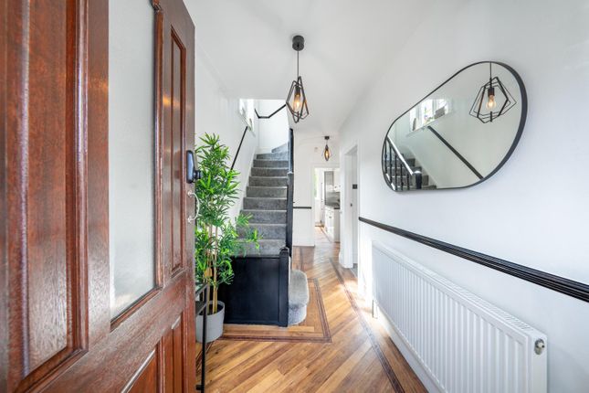 Elmstead Avenue, Wembley photo 4