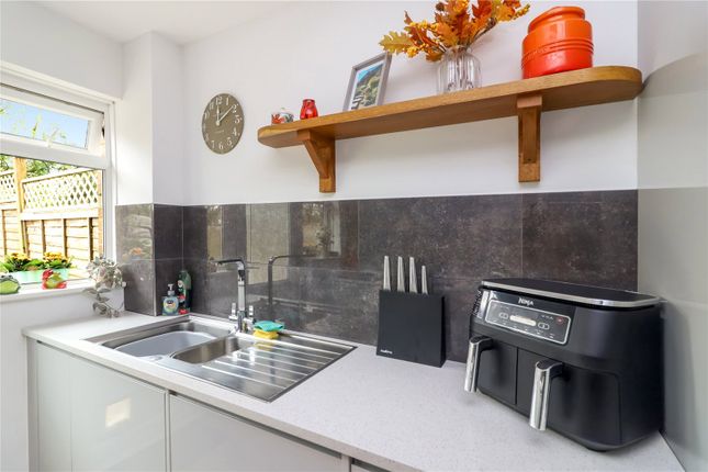 6, Jordan Close, Devon photo 3